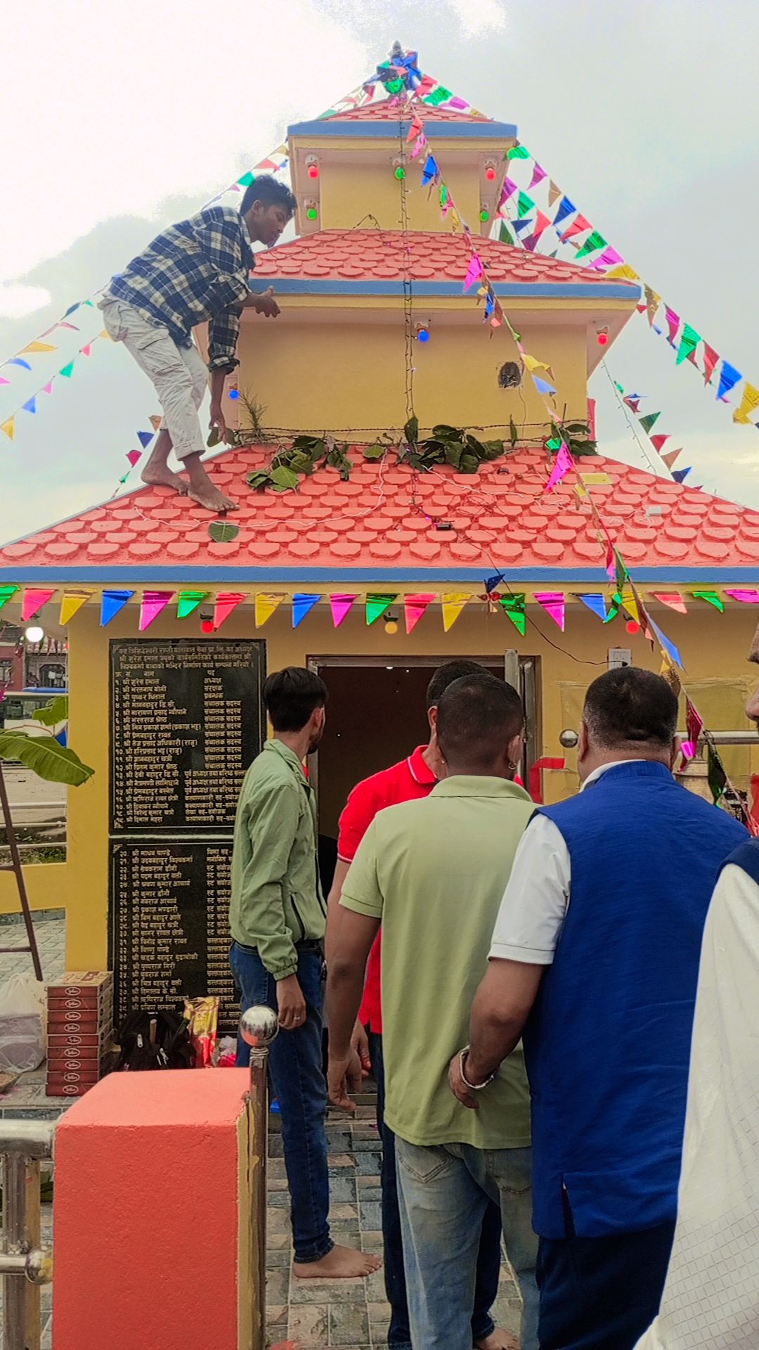 बसपार्कलाइ व्यवस्थित बनाउन सिसि क्यामरा जडान गर्नुपर्नेमा जाेड अध्यक्ष सुरेश हमाल