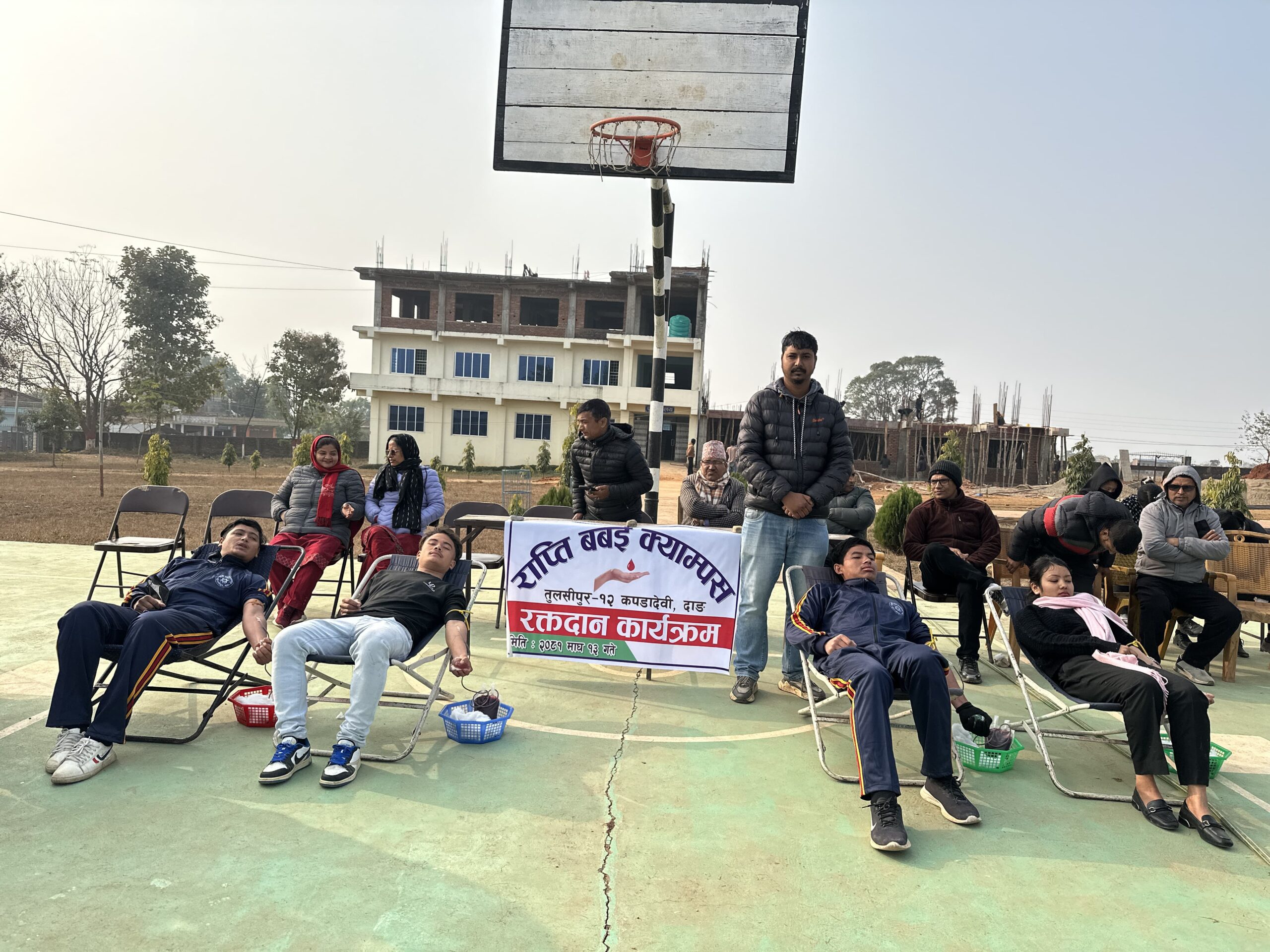 राप्ती बबैइ क्याम्पसको आयोजनामा २७ जनाले गरे रक्तदान